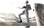 Warum fühlen sich deine Beine schwerer an, wenn du wieder ins Büro gehst?